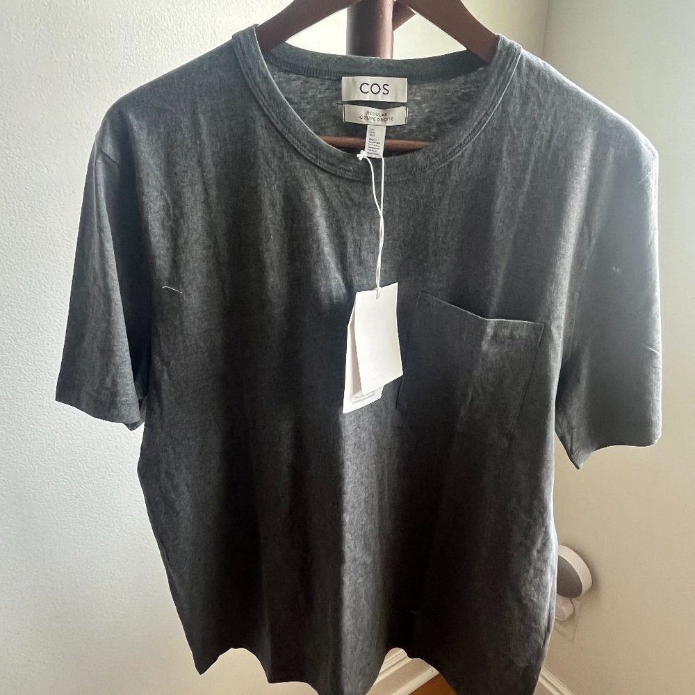 COS Regular Fit Men's T-Shirt - Large. New With Tag